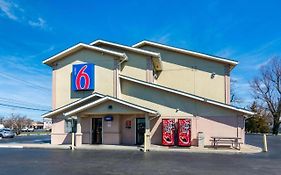 Motel 6 Salisbury